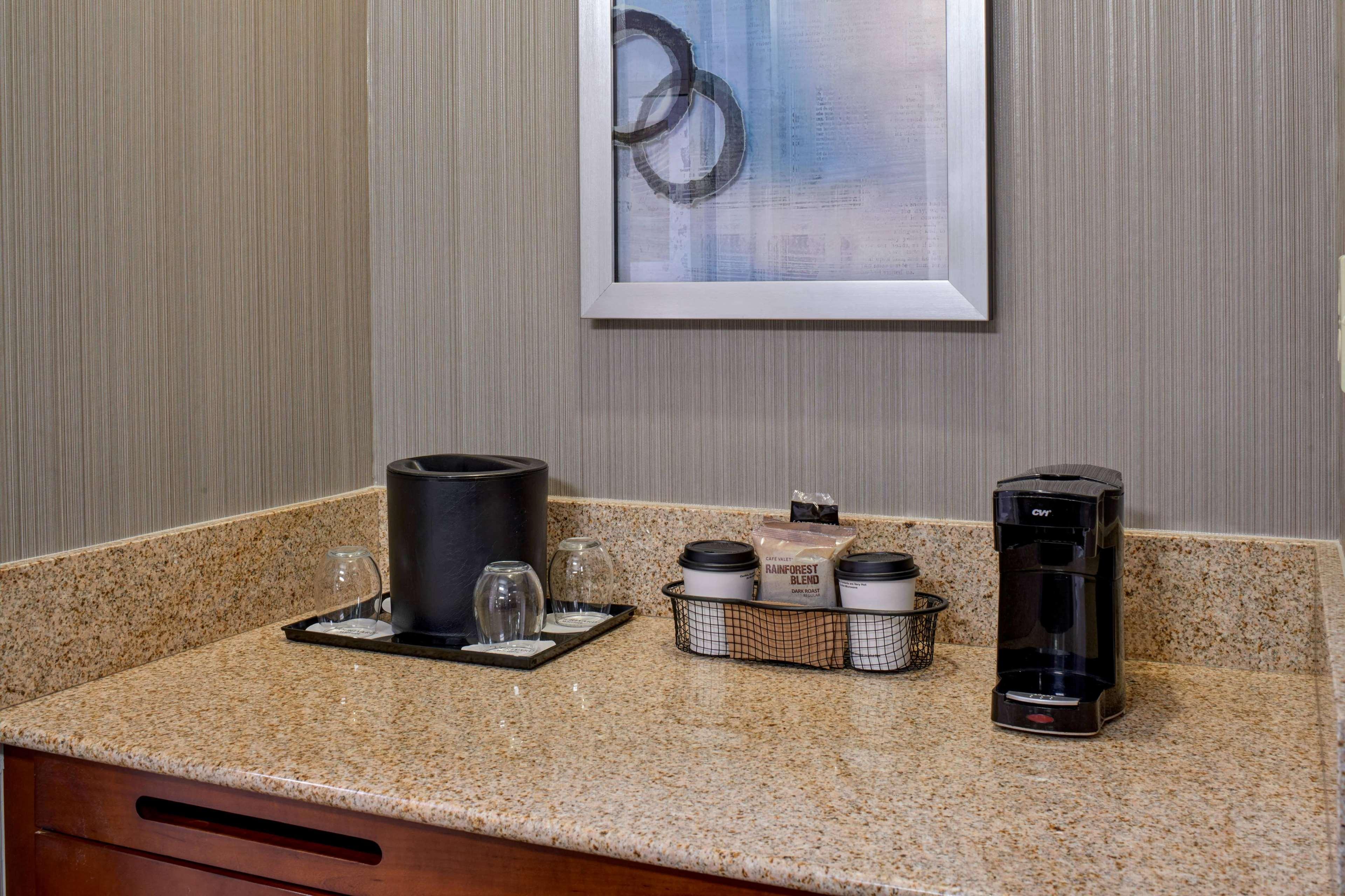 Sonesta Select Indianapolis Carmel Hotel Exterior photo