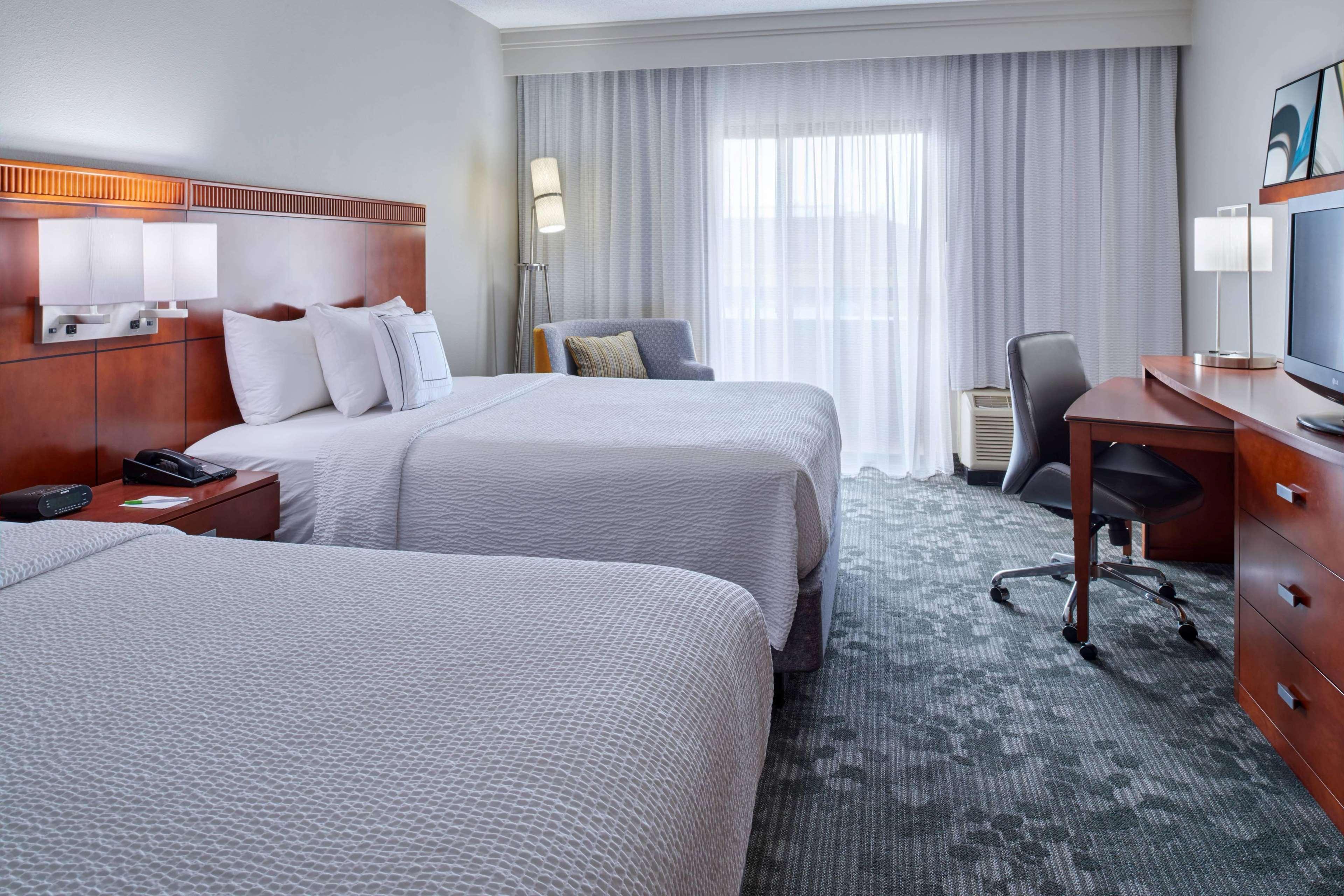 Sonesta Select Indianapolis Carmel Hotel Exterior photo