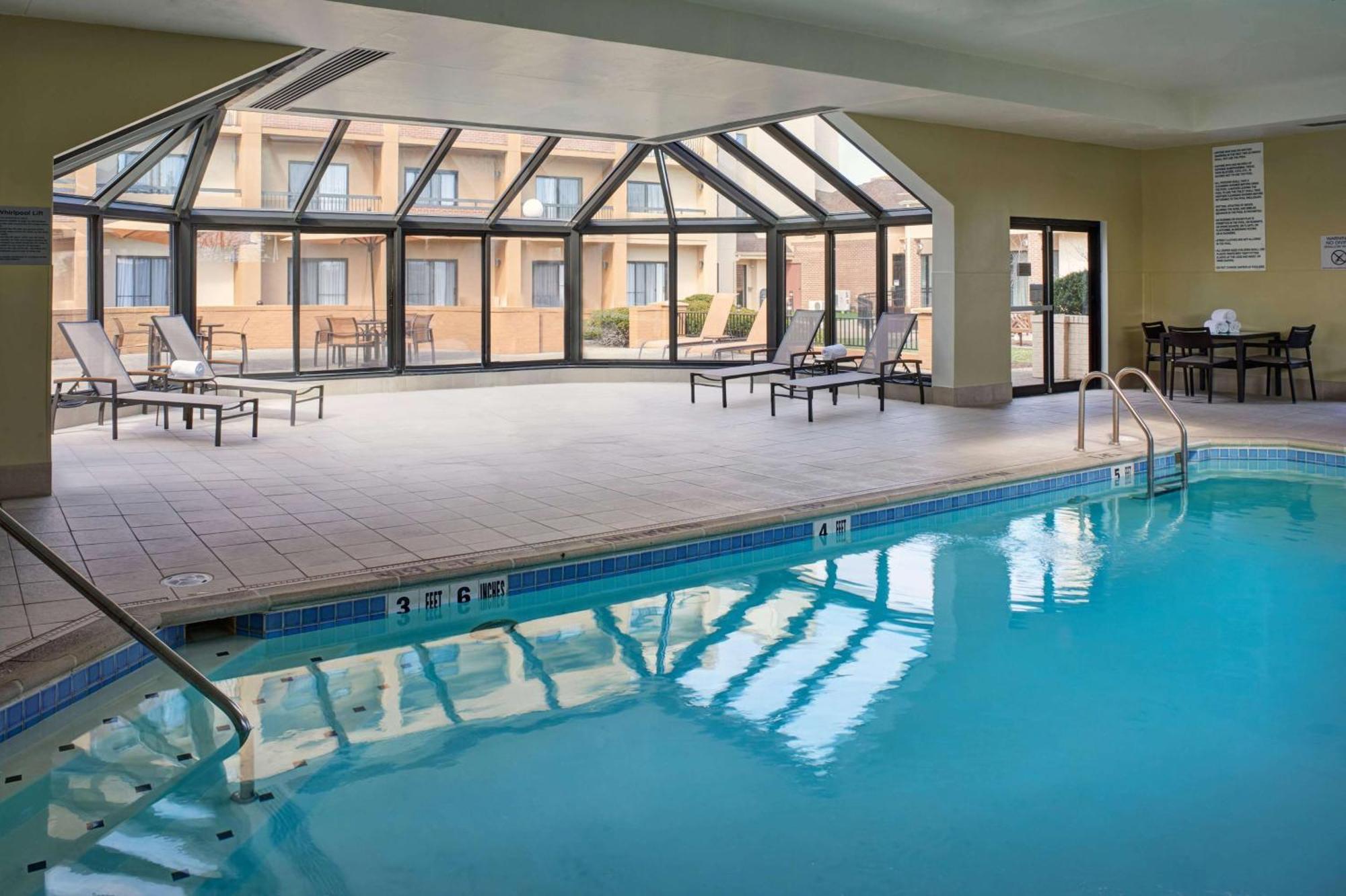 Sonesta Select Indianapolis Carmel Hotel Exterior photo